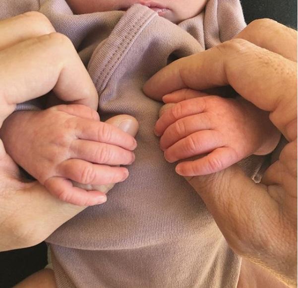 Anunț bombă în showbiz! Ricky Martin și soțul lui au devenit părinți! „Suntem complet îndrăgostiți de ea” – FOTO