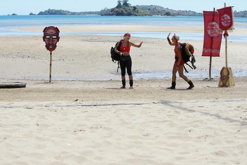 Încă doi concurenţi au părăsit aseară „Ultimul Trib”