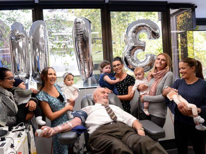 El este omul care a salvat 2,4 milioane de copii! A donat sânge toată viața, la fiecare 19 zile și a uimit lumea: ”E, probabil, singurul meu talent”