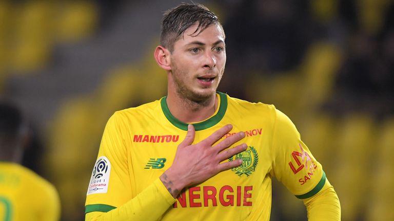 Ultimele informații despre avionul în care se afla atacantul Emiliano Sala! Ce fac reprezentanții clubului la care evoluase după ce a dispărut fără urmă