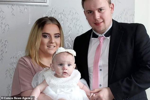 Nu mai pupați bebelușii pe buze! Îngerașul acesta era să moară din cauza unui simplu sărut!