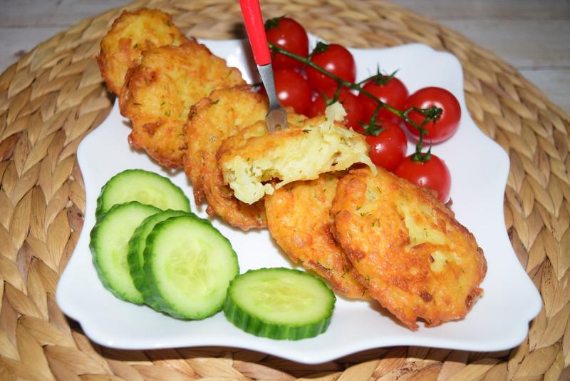 Tocinei de cartofi cu brânză telemea, pentru mic dejunuri savuroase și sățioase