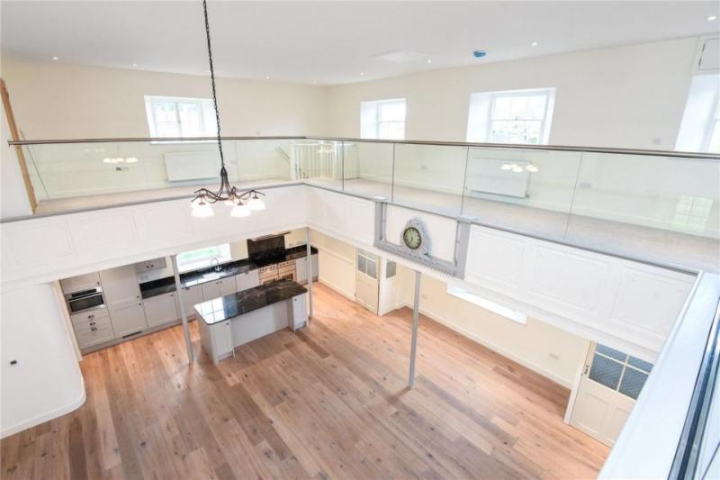 Fostă biserică, transformată în vilă de lux. Ce-i îngrozește pe cei care vor s-o cumpere