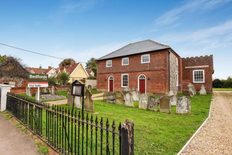 Fostă biserică, transformată în vilă de lux. Ce-i îngrozește pe cei care vor s-o cumpere