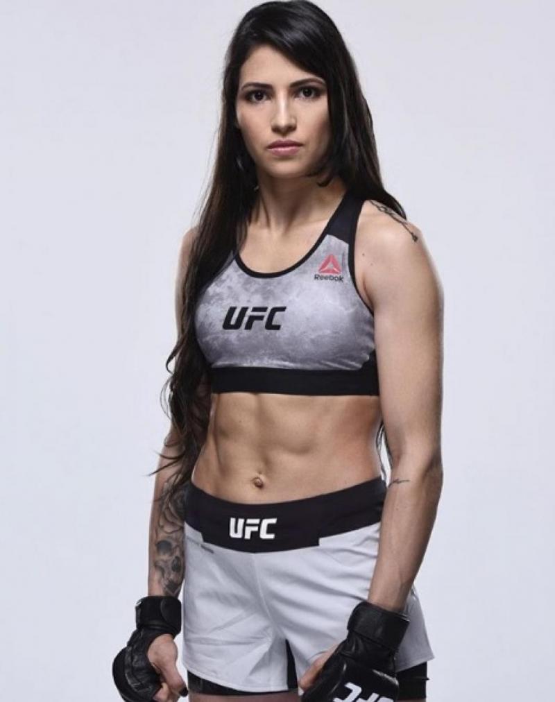 A vrut să jefuiască o femeie, victimă sigură, credea el, dar habar n-avea cu cine se pune! Șocul total trăit de cel mai neinspirat hoț