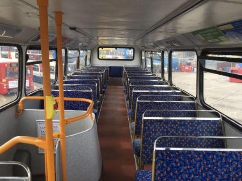 Accident ȘOCANT! Tânără căzută pe geamul autobuzului! Cum s-a întâmplat