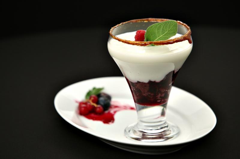 Patru rețete delicioase pentru un meniu complet. Iată ce putem găti pentru o masă în familie!