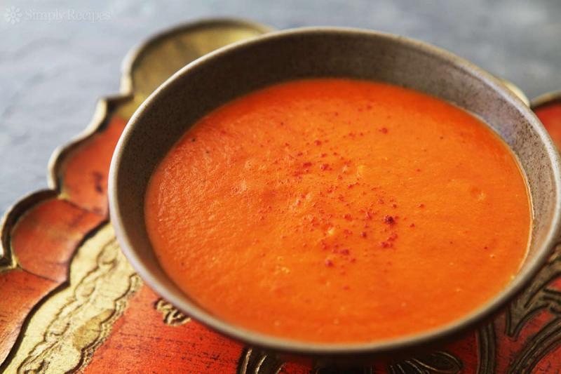Supă cremă de ardei copt, cu gust afumat! Rețetă simplă și rapidă, perfectă pentru orice masă