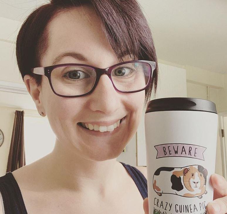 A vrut să se relaxeze și a sfărșit cu arsuri pe corp! O femeie a trecut prin chinuri cumplite de la o sticlă cu apă: „A sunat la o ambulanță și am intrat în șoc în timp ce venele mele se spărgeau”