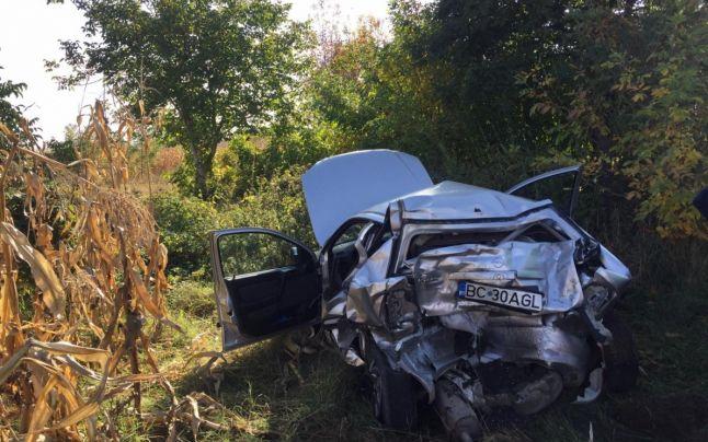 Accident cu șase victime în județul Bacău! Două autoturisme s-au lovit frontal
