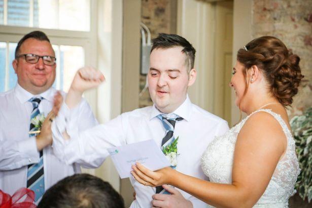 Ultima dorință a unui tânăr bolnav de cancer a fost îndeplinită de zeci de necunoscuți: „Am să le mulțumesc până îmi voi da ultima suflare”