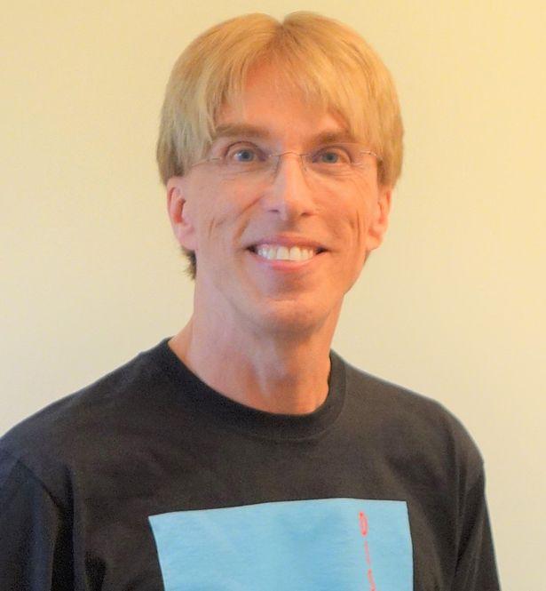 „Acum, când, teoretic, ar trebui să mor, eu mă transform!”. Un savant aflat pe moarte s-a transformat în primul cyborg din lume! Cum va trăi de acum încolo