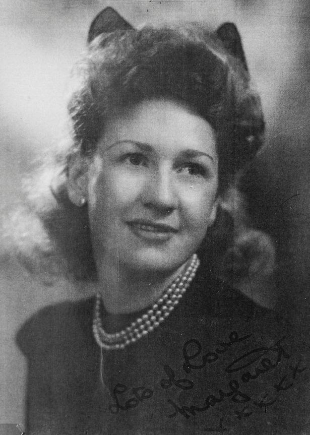 Un război. O iubire. 633 de scrisori. La 93 de ani, și-a lansat prima carte, inspirată de povestea de dragoste ce legat-o de soțul ei: „Este despre un băiat care s-a îndrăgostit...”