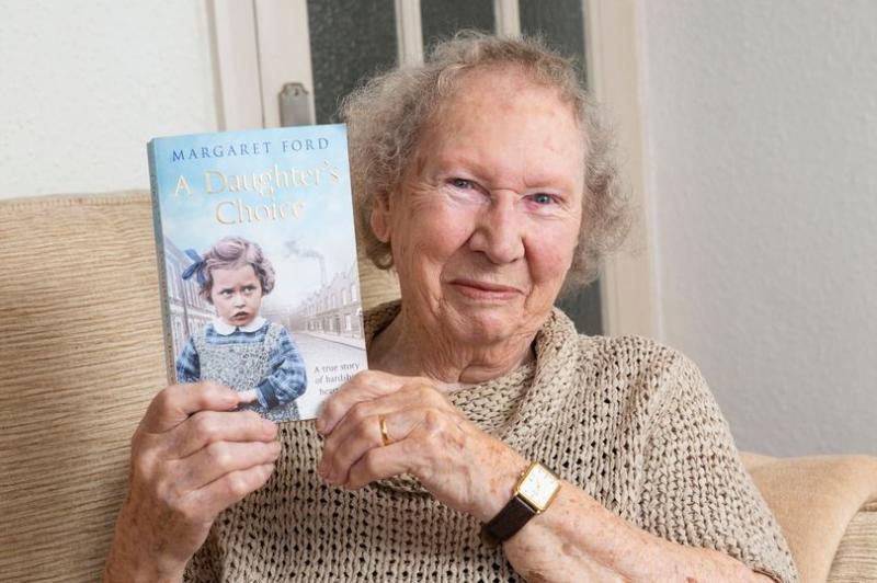 Un război. O iubire. 633 de scrisori. La 93 de ani, și-a lansat prima carte, inspirată de povestea de dragoste ce legat-o de soțul ei: „Este despre un băiat care s-a îndrăgostit...”