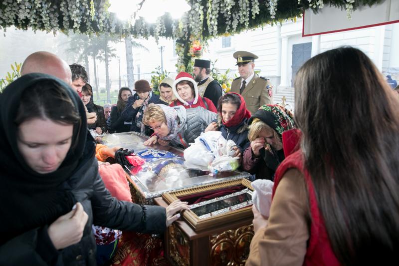 Cuvioasa Paraschiva: N-a fost sfântă, povestea ei e inventată și nu are nicio treabă cu România! Trăim în Evul Mediu!