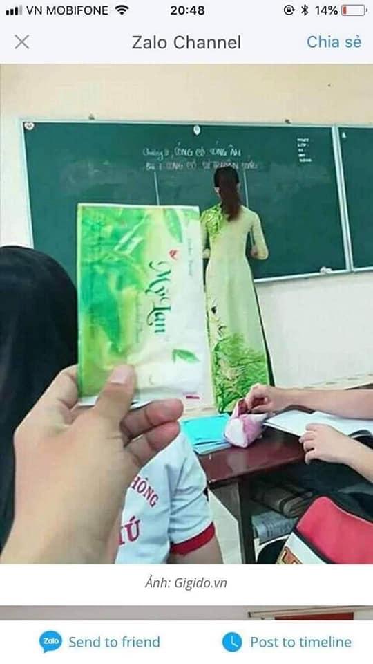 Încearcă să nu râzi! Felul în care s-au îmbrăcat acești profesori a stârnit imaginația elevilor!