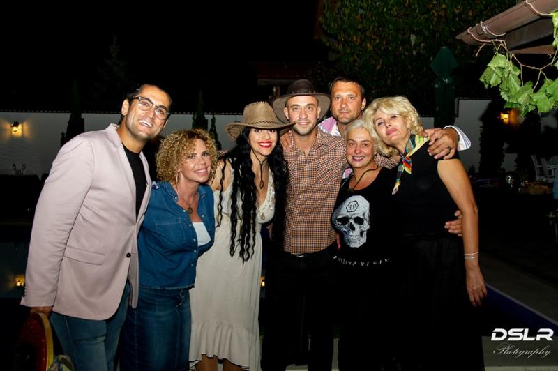 Alexandru, fratele Monicăi Anghel, și-a botezat cea de-a treia fetiță.  La petrecere au venit și colegii de la „Te cunosc de undeva!”