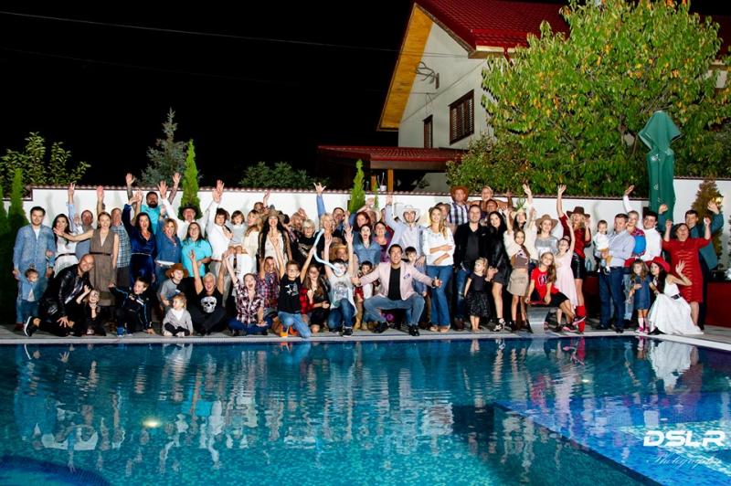 Alexandru, fratele Monicăi Anghel, și-a botezat cea de-a treia fetiță.  La petrecere au venit și colegii de la „Te cunosc de undeva!”