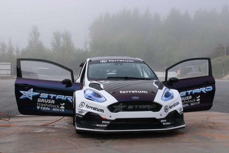 Dani Oțil la volan, în mijlocul Bucureștiului! ”Stard” și ”Ferratum” scriu istorie cu prima mașină electrică la Rallycross