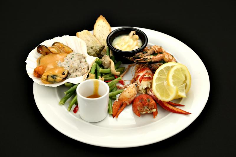 Eroi ai propriilor vieți, cu trăiri la limita credibilității și peparate de excepție în a 14-a ediție de la Chefi la cuțite din sezonul 7