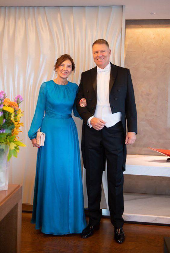 150 de ore a muncit designerul Ciucu la costumul lui Iohannis. Secretele fracului purtat de Președinte în Japonia