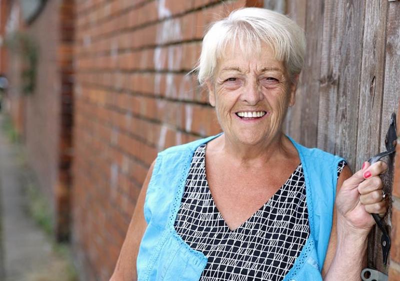 Și-a îngropat patru copii, așa că a devenit, până la 80 de ani, mamă pentru alți 1.347! „Nu există copii răi, ci…”