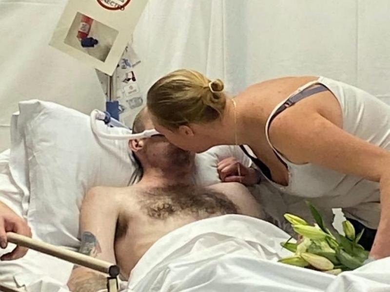 Momentul în care un bărbat diagnosticat cu cancer în fază terminală se căsătorește cu aleasa inimii, în spital: ”Am avut un mariaj de șapte ore!”