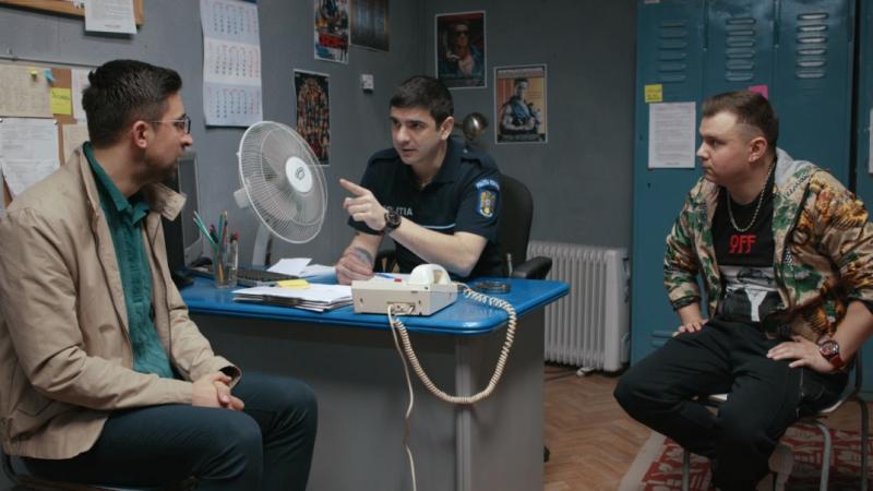 În Mangalița, primarul vrea să confiște porcii bolnavi, iar de la primărie dispare cutia cu donații pentru orfani