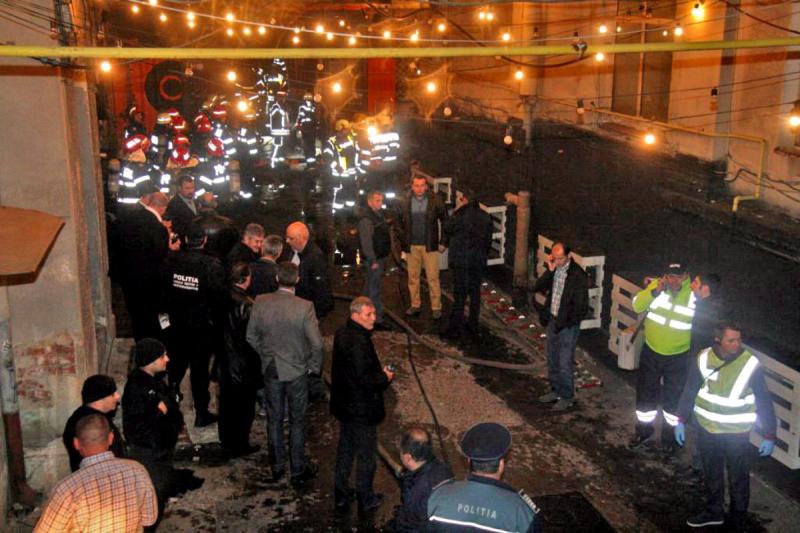 Traian Băsescu îi desființează pe pompierii care au intervenit în cazul incendiului din Colectiv: ”Au fost mai antrenați ospătarii din Bamboo”