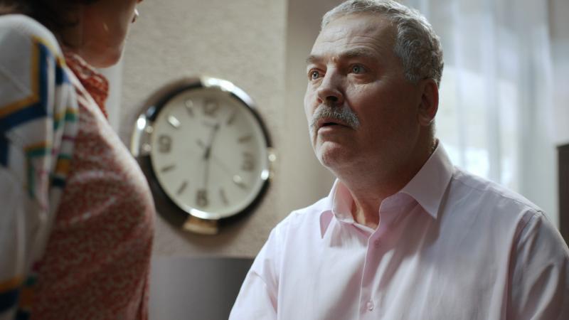 Ce s-a întâmplat în Mangalița, episodul 6. Primarul Stelu, criză de gelozie după ce prietenul Relu pune ochii pe Emilia: ”De ce nu-mi spui că ai bucurii la ea?”