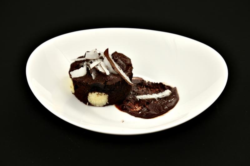 „Sunt o bunicuță de 44 de ani!” Prăjitura lui Flori Cornea i-a provocat pe chefi să încerce un moonwalk a la Michael Jackson: ”Simt o influență puternică aici”