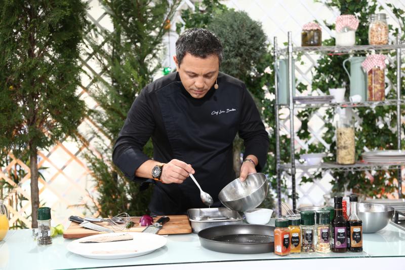 Ultima înfruntare a celor trei magnifici! Ce au în comun macroul, usturoiul și ananasul? Ele sunt ingredientele ce i-au oferit ultima amuletă a sezonului lui chef Sorin Bontea