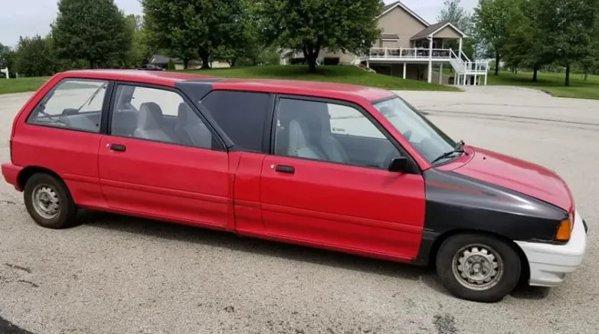 Limuzină construită din două mașini bune de dat la Rabla, scoasă la vânzare pe internet: „Este înmatriculată și vine cu mai multe piese de rezervă”