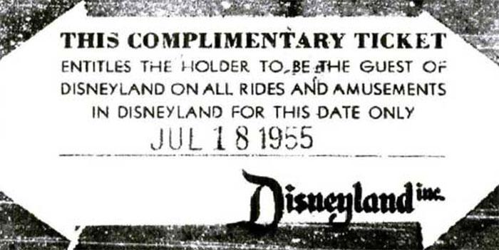 A fost primul „muritor de rând” care a intrat la Disneyland, în 1955. Abonamentul pe viață primit de Dave este folosit în fiecare vară, de 64 de ani!
