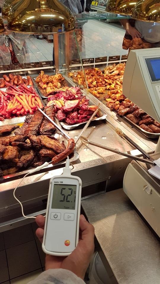 Controale ANPC: La un MARE supermarket au fost găsite alimente ținute în condiții mizerabile și unelte de bucătărie neigienizate