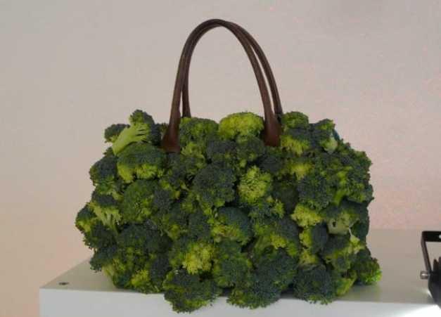 Un bucătar român a reuşit să creeze cosmetice comestibile.