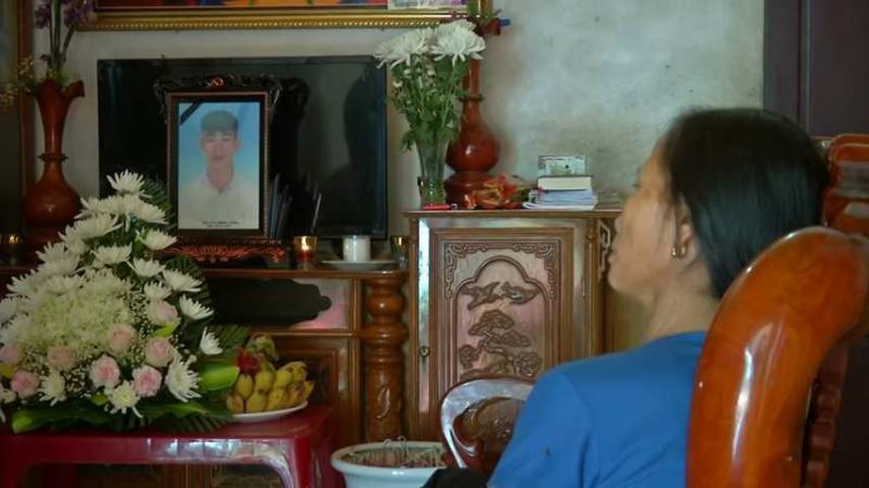 Lucra ca ospătar în Franța și era fericit că scăpase. Declarația cutremurătoare a unei mame care crede că fiul ei se afla în camionul frigorific