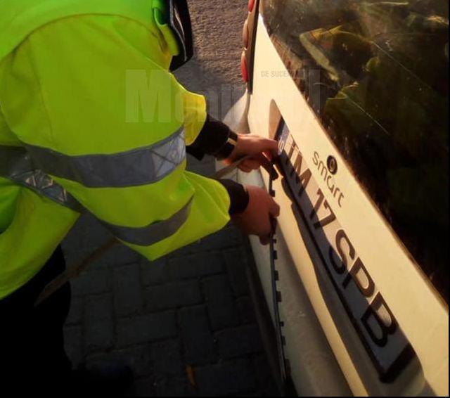 Nea Cornel din Suceava și-a înmatriculat mașina cu numele lui. Ce s-a întâmplat când a fost oprit de Poliție e de tot râsul