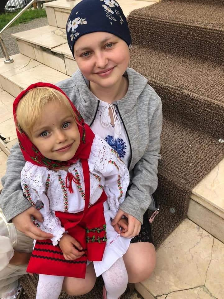 Ultima dorință a Teodorei, fiica preotului Stamate, răpusă de cancer, a fost îndeplinită de părinții ei, la înmormântare: „Ne-a rugat...”