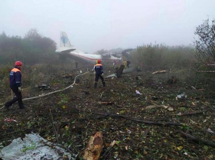 Un avion s-a  prăbușit în Ucraina. Cinci oameni au murit din cauza lipsei de combustibil