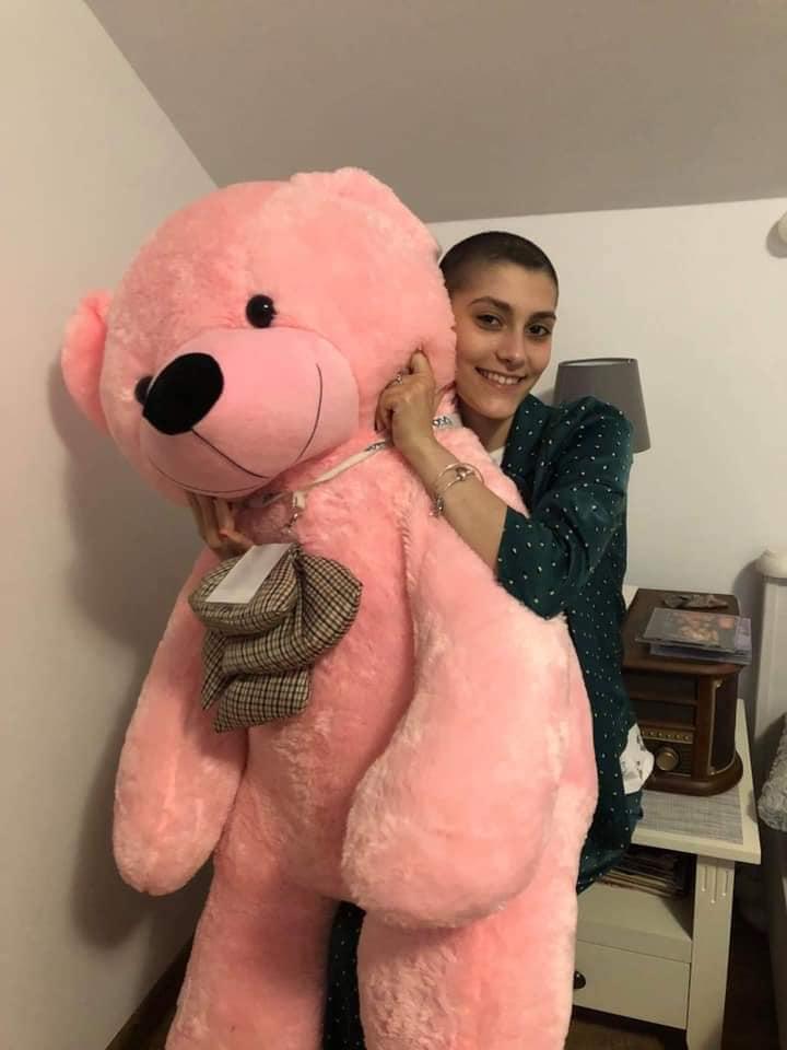 Durere fără margini! Tânără solistă de muzică populară, moartă la 18 ani. Andreea Rodiana avea cancer