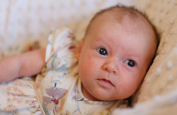 A primit șanse de 1% de a rămâne însărcinată însă a uimit știința! O femeie a reușit să dea naștere unui copil având doua vagine, două coluri uterine și două utere! Doctorii au rămas șocați