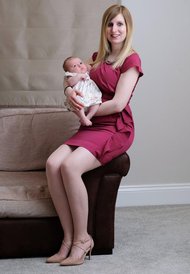 A primit șanse de 1% de a rămâne însărcinată însă a uimit știința! O femeie a reușit să dea naștere unui copil având doua vagine, două coluri uterine și două utere! Doctorii au rămas șocați