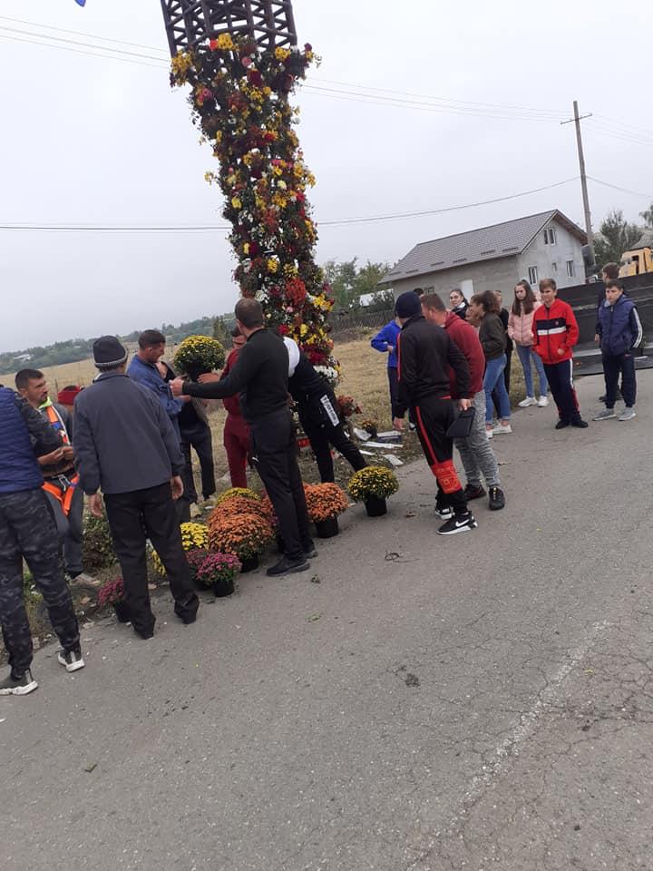 Cele opt mame ucise în accidentul din Ialomița au lăsat 15 orfani să plângă: „Nu am vrut să vă așteptăm așa” | FOTO