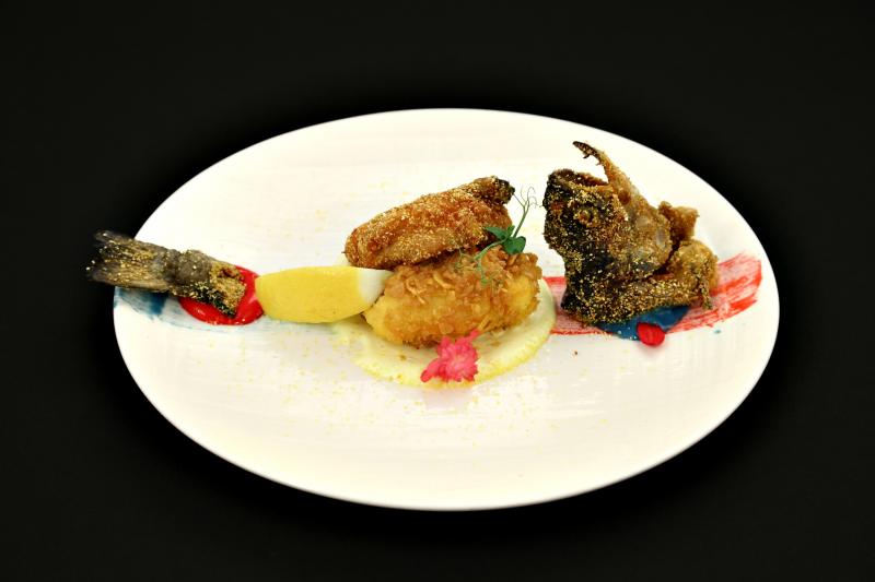 Iulian Saragea, bucătarul care a gătit pentru Radu Mazăre! Primul concurent care a plecat fără să ştie ce se afla sub cloşuri!