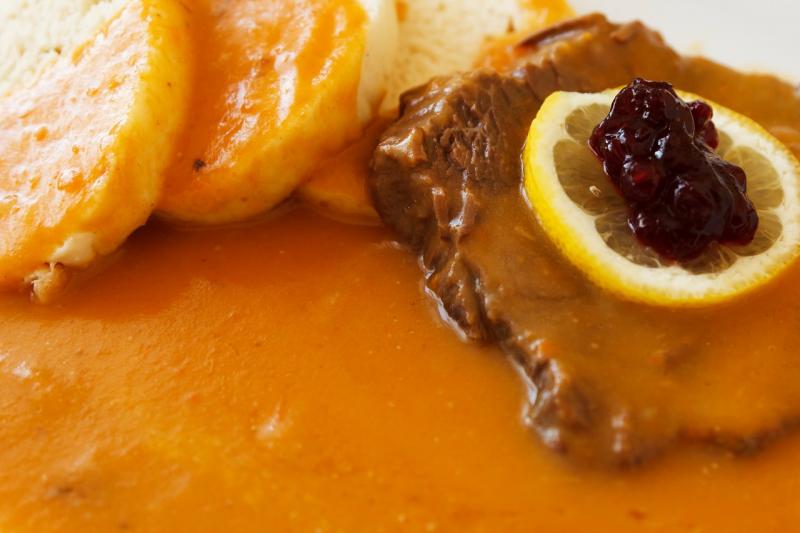 Gutuile, fructele aurii şi parfumate ale toamnei. Rețete culinare cu gutui.