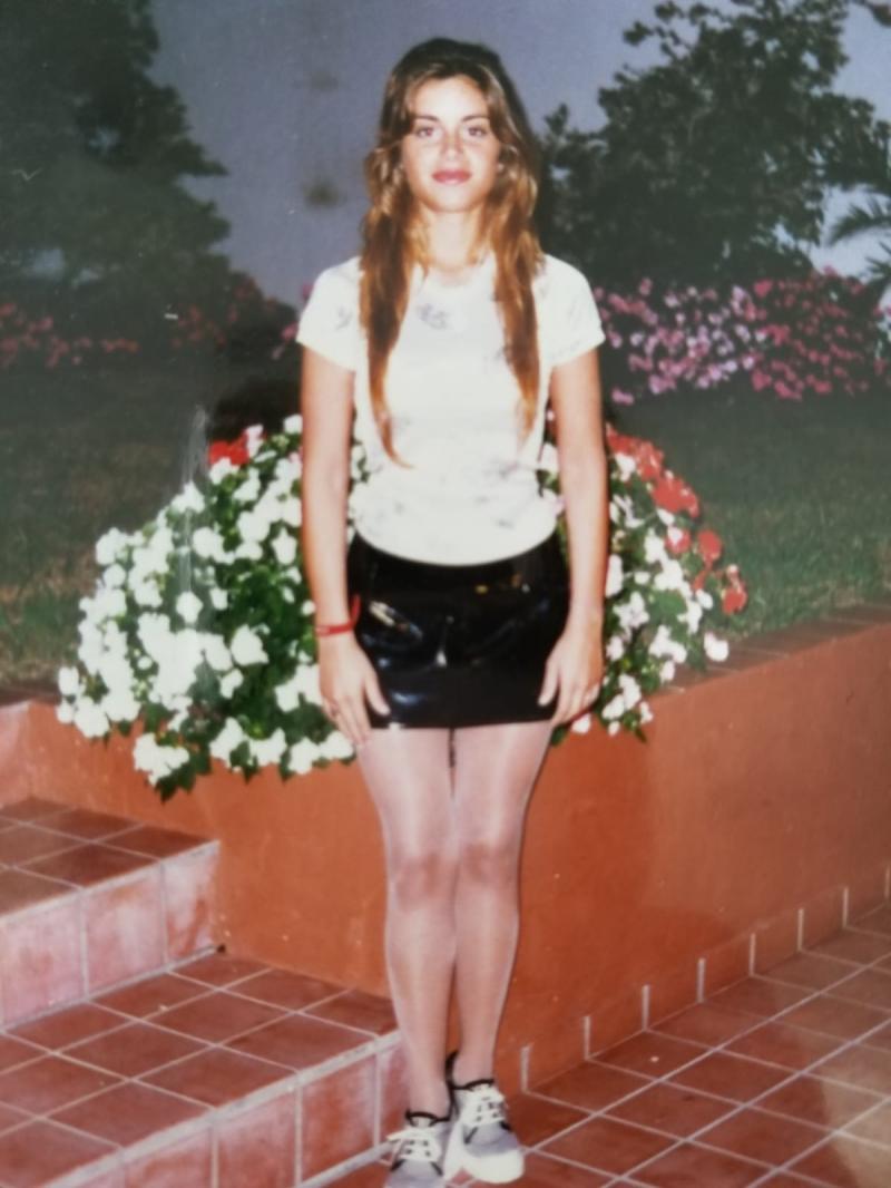 Este acuzată că e făcută din „plastic și silicon”, dar tânăra susține că este singura Barbie în carne și oase complet naturală. Transformarea ei din ultimii ani este uimitoare