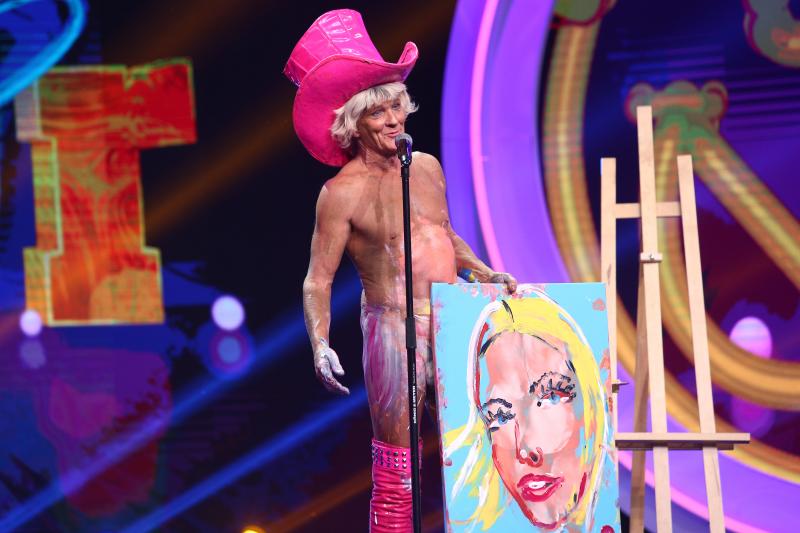 Ce s-a întâmplat la „iUmor”, ediția opt. Acrobații uluitoare, niște purceluși muzicali, un roast vampiric, un rap battle și un bunic pictor fără haine!