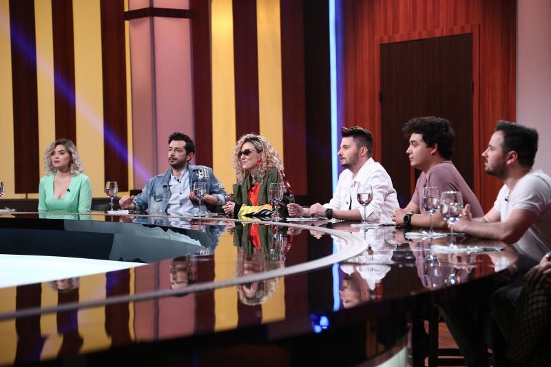 Prima bătălie pe echipe, surpriză uriașă! Echipa DeMoga, jurații primului battle Chefi la cuțite