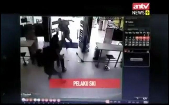Fugea, nu ataca pe nimeni! Momentul în care românul a fost împușcat în cap de polițiștii din Indonezia a fost filmat - Video